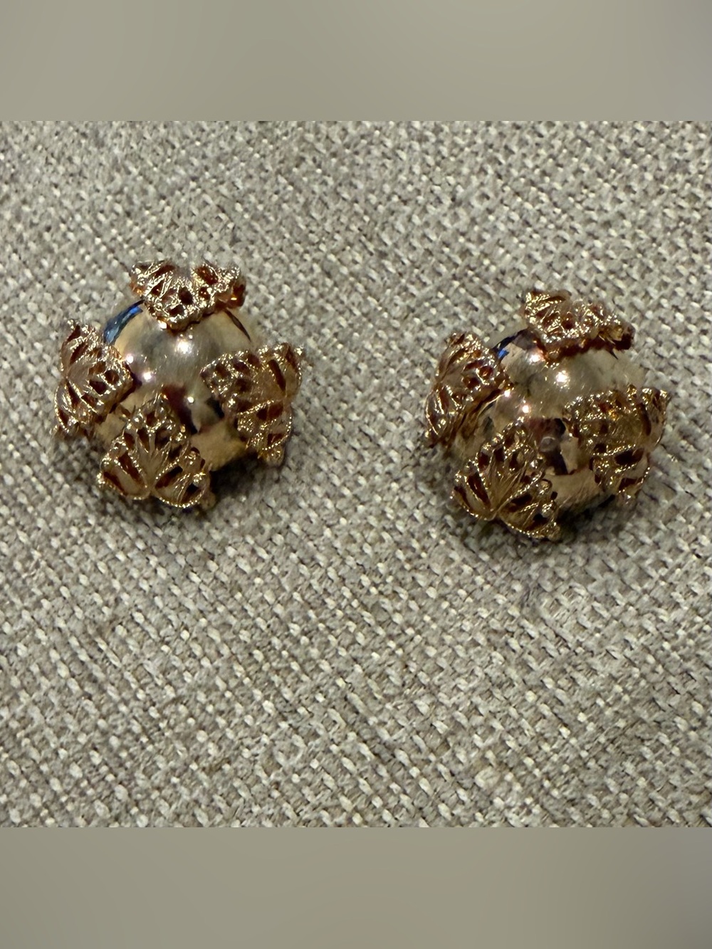 Vintage Gold Tone Filigree Domed Clip On Earrings Mid Century Statement 1”